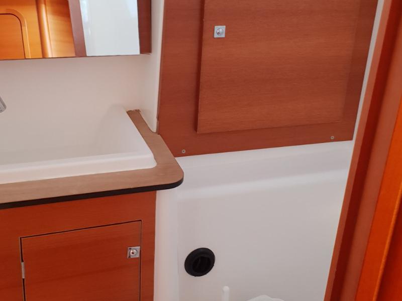 Book yachts online - sailboat - Dufour 382 GL - Mata - rent