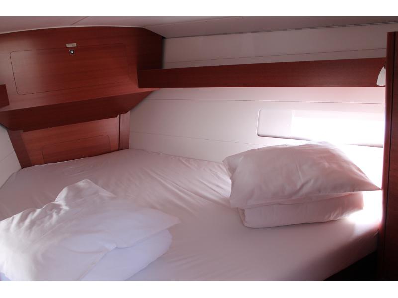 Book yachts online - sailboat - Dufour 382 GL - Mata - rent