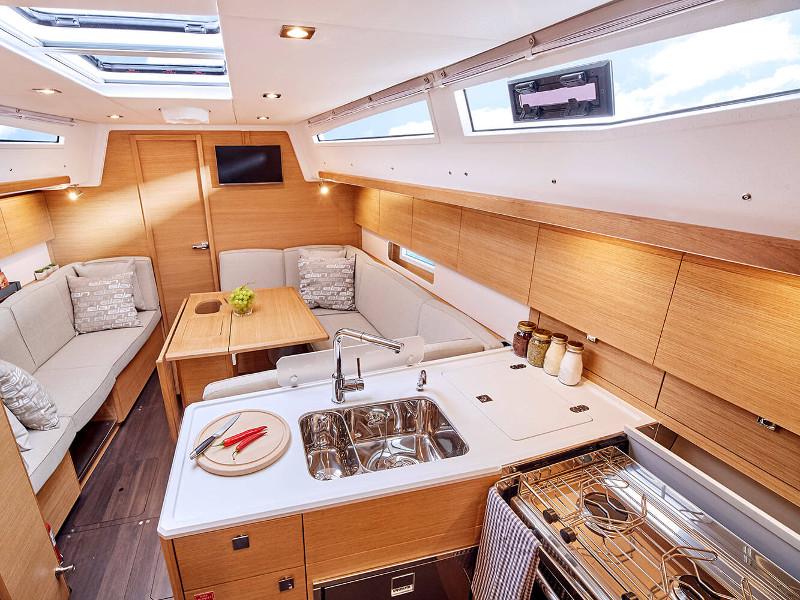Book yachts online - sailboat - Elan E5 - LINA new 2020+AC - rent