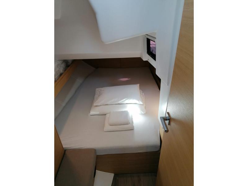 Book yachts online - sailboat - Elan E5 - LINA new 2020+AC - rent