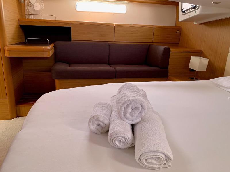 Book yachts online - sailboat - Jeanneau 57 - KURUKULLA OV AC+G refit 2021 - rent