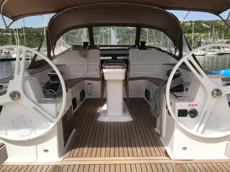 Book yachts online - sailboat - Elan 50 Impression - LOVIS new 2019+AC+G - rent