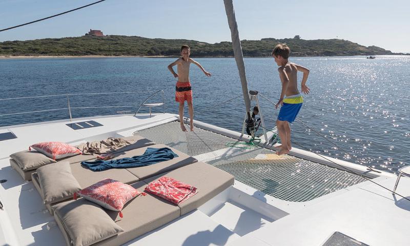 Book yachts online - catamaran - Fountaine Pajot Saona 47 - Annabella - rent
