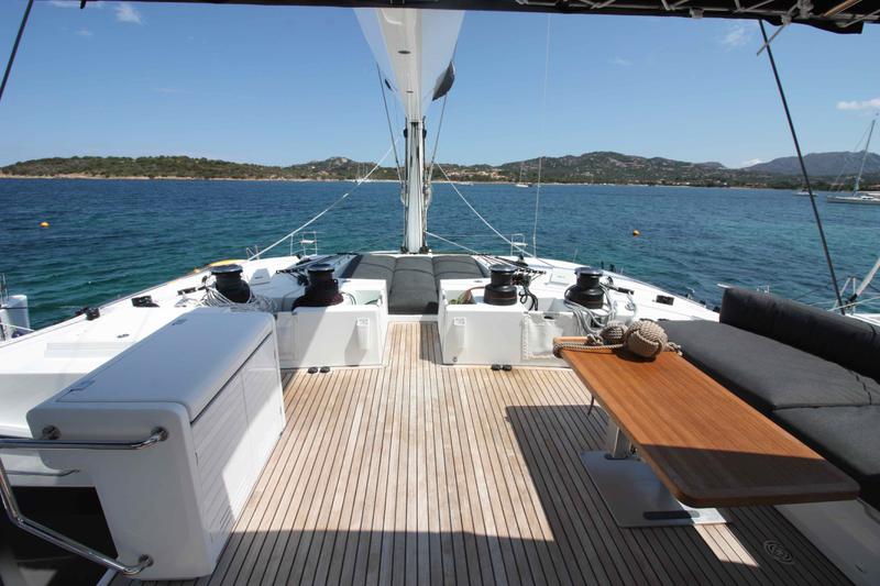 Book yachts online - catamaran - Lagoon 620 (10+3) - The Sun (AC, WM, Generator, Inverter, Tender Lift) - rent