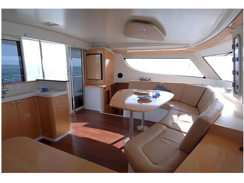 Book yachts online - catamaran - Orana 44 - Ciube (Watermaker, Solar Panels) - rent
