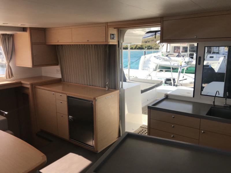 Book yachts online - catamaran - Lagoon 450F - Corona Borealis 11 - rent