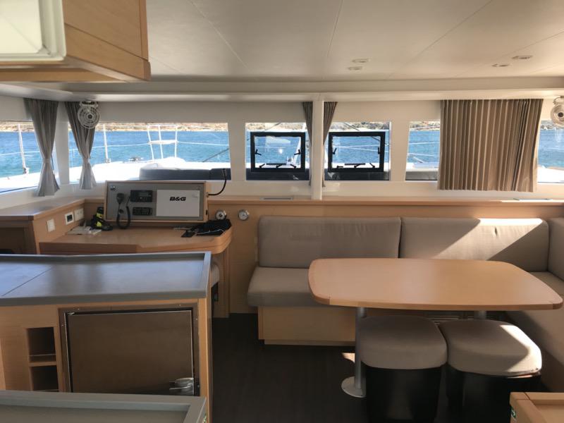 Book yachts online - catamaran - Lagoon 450F - Corona Borealis 11 - rent