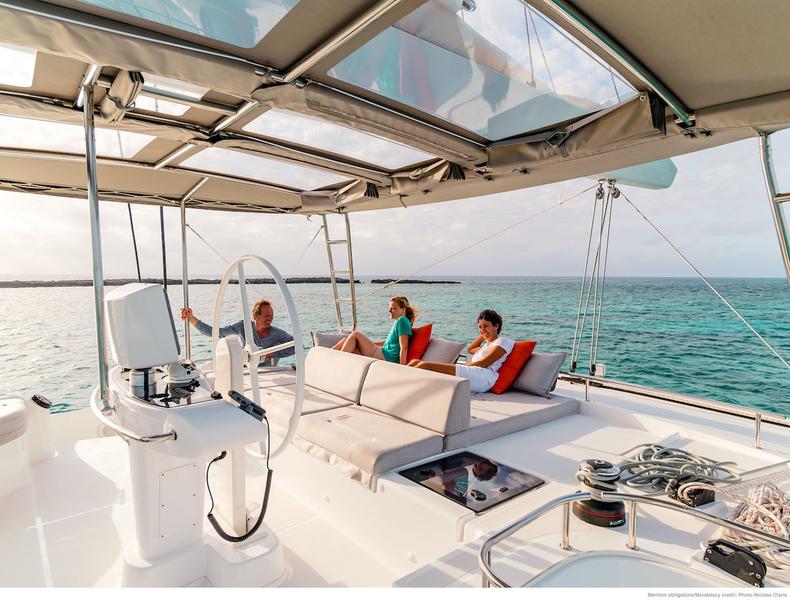 Book yachts online - catamaran - Lagoon 52F (5 cab) - Naka (A/C, WM, Generator, Inverter, Tender Lift) - rent