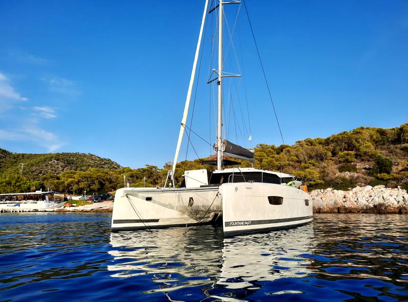 Book yachts online - catamaran - Astréa 42 - Nancy - rent