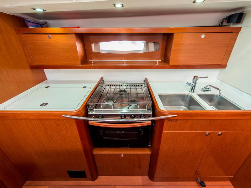 Book yachts online - sailboat - Oceanis 50 Family - Isabella - rent