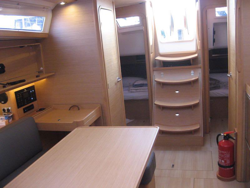 Book yachts online - sailboat - Dufour 390 Grand Large - Foxtrot - rent