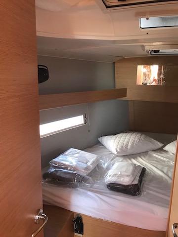 Book yachts online - sailboat - Dufour 390 Grand Large - Alexia - rent