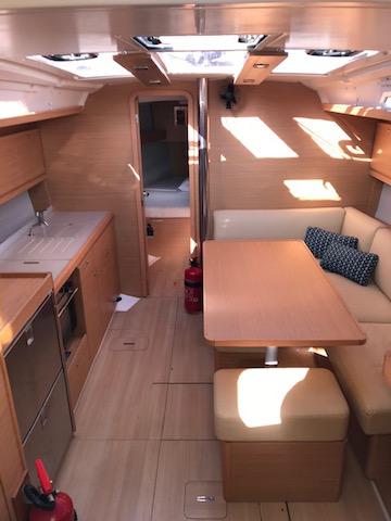 Book yachts online - sailboat - Dufour 390 Grand Large - Artemis - rent