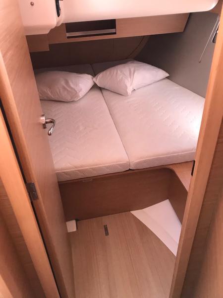 Book yachts online - sailboat - Dufour 390 Grand Large - Artemis - rent