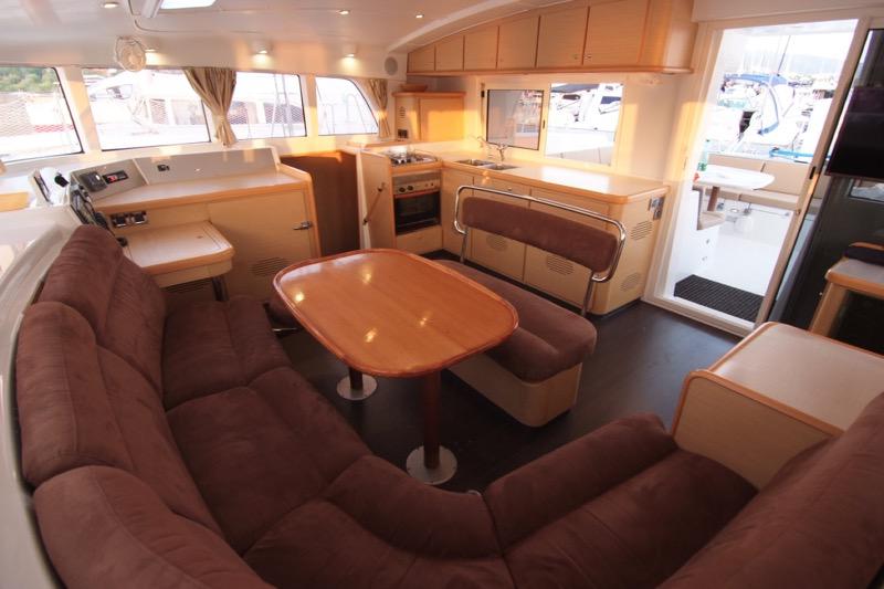 Book yachts online - catamaran - Lagoon 440 (4+2 cab) - OCEANUS - rent