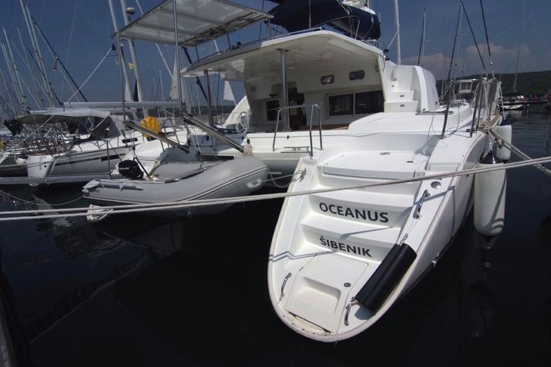 Book yachts online - catamaran - Lagoon 440 (4+2 cab) - OCEANUS - rent