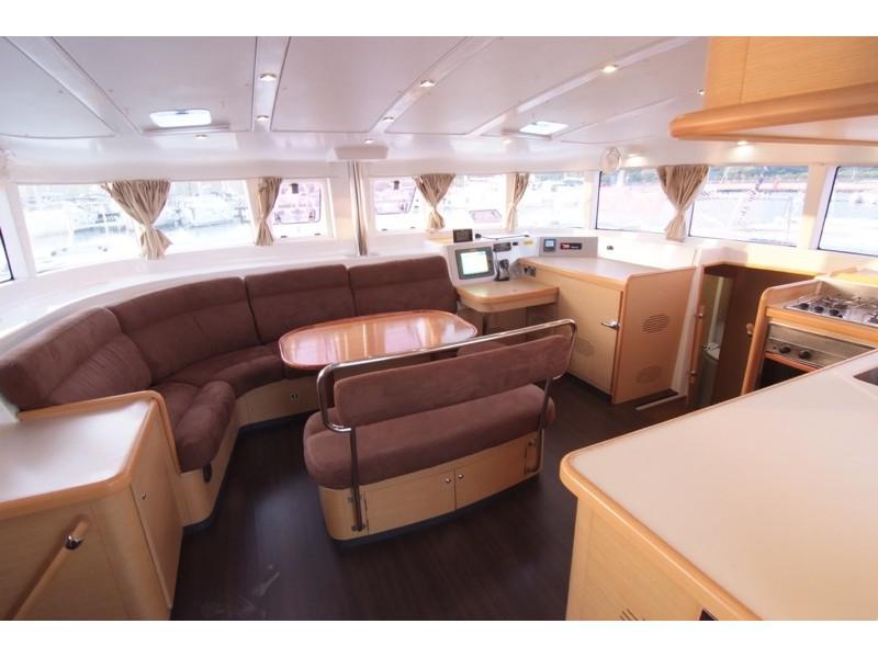 Book yachts online - catamaran - Lagoon 440 (4+2 cab) - OCEANUS - rent