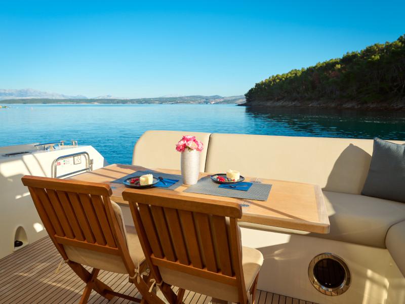 Book yachts online - motorboat - Prestige 520 Fly - Firefly - rent
