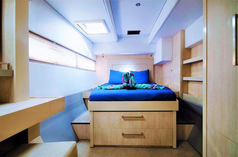 Book yachts online - catamaran - Leopard 58 Skippered - Between BE [S] - rent