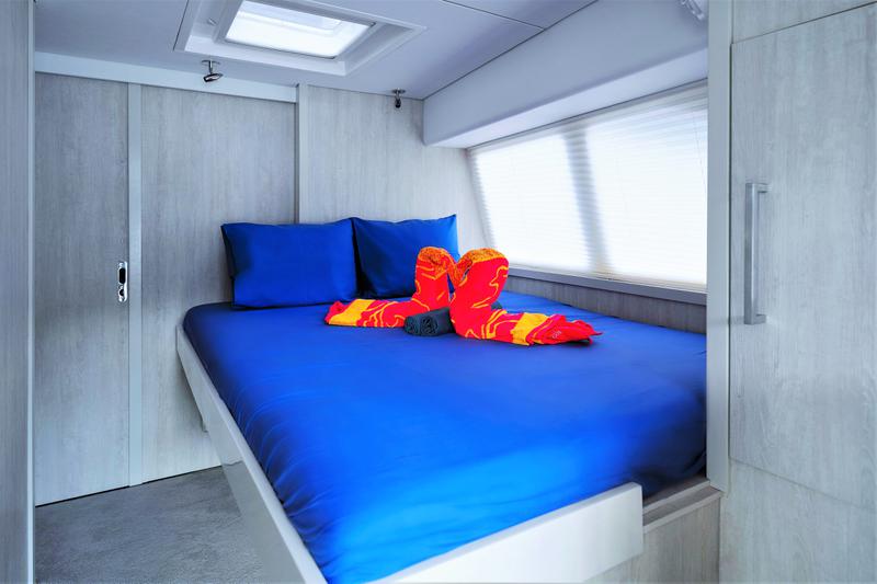 Book yachts online - catamaran - Leopard 58 Skippered - Between BE [S] - rent