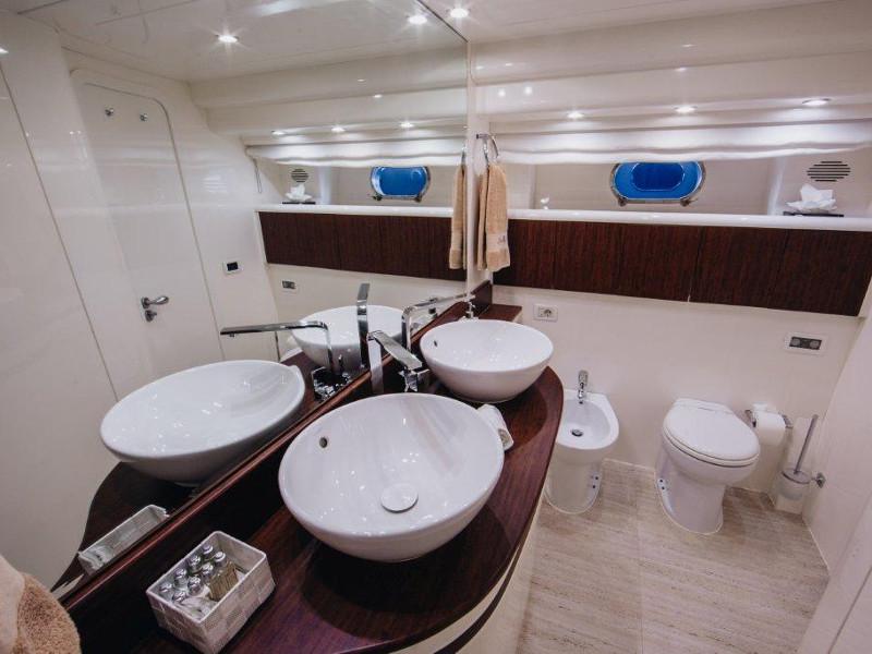 Book yachts online - motorboat - Amer 86 - LADY LONA - rent