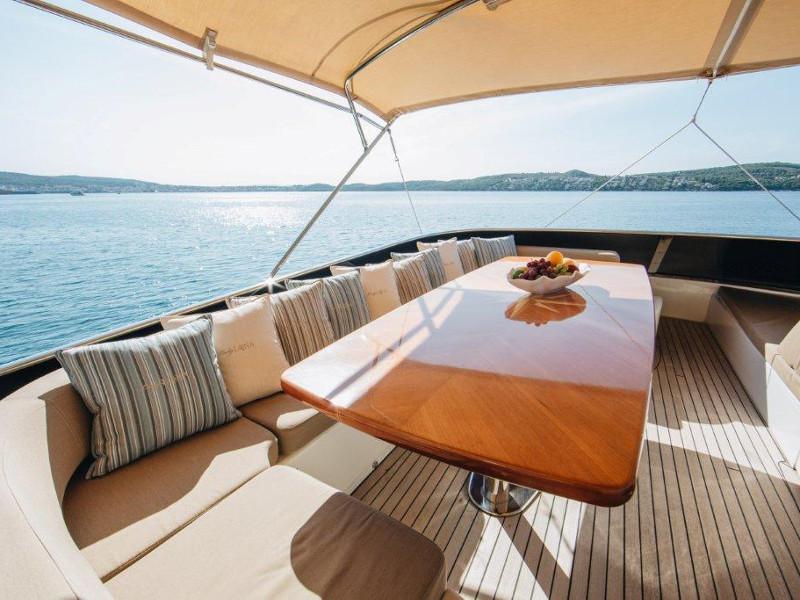 Book yachts online - motorboat - Amer 86 - LADY LONA - rent