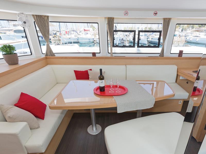 Book yachts online - catamaran - Lagoon 42 - Evolution II - rent