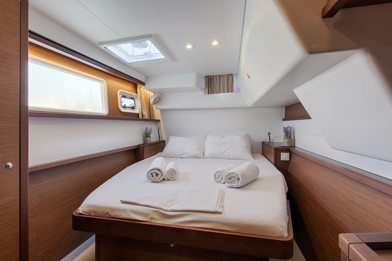 Book yachts online - catamaran - Lagoon 450  Flybridge - Relax - rent