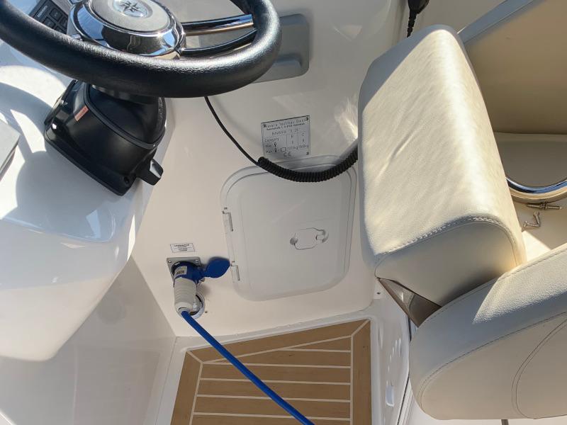 Book yachts online - motorboat - Bavaria S29 OPEN - Simba - rent
