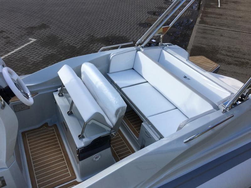 Book yachts online - motorboat - Zar 59 SL - Snow - rent