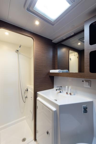 Book yachts online - catamaran - Lagoon 42 - Notorious | A/C, Gen, Watermaker, 12 pax - rent