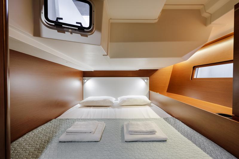 Book yachts online - sailboat - Oceanis 51.1 - Viennastar | A/C, Gen, 12 pax - rent