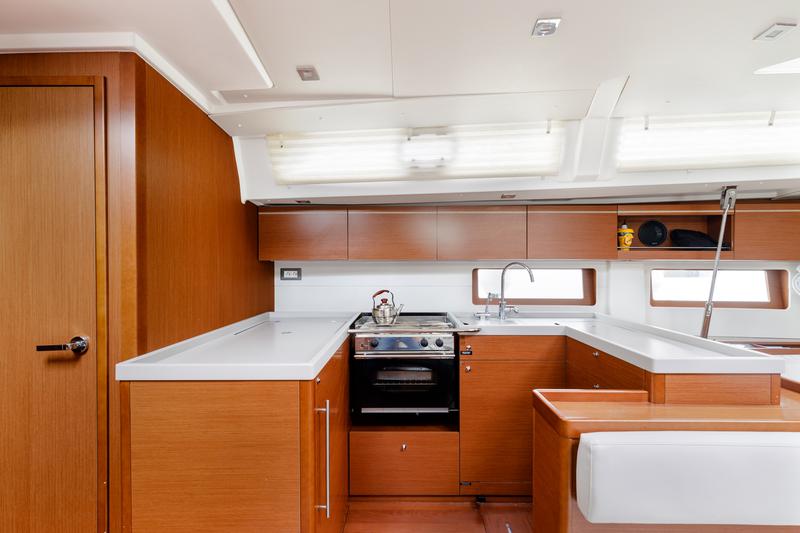 Book yachts online - sailboat - Oceanis 51.1 - Viennastar | A/C, Gen, 12 pax - rent