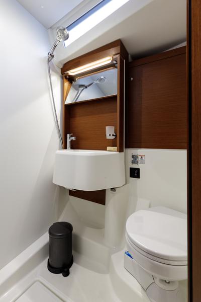 Book yachts online - sailboat - Oceanis 51.1 - Viennastar | A/C, Gen, 12 pax - rent