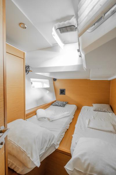 Book yachts online - sailboat - Jeanneau 54 - ath5404 - rent