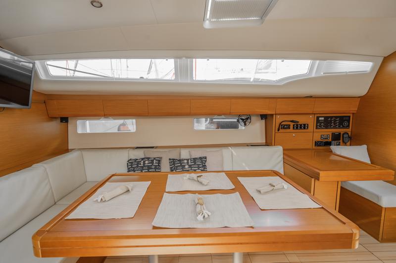 Book yachts online - sailboat - Jeanneau 54 - ath5404 - rent