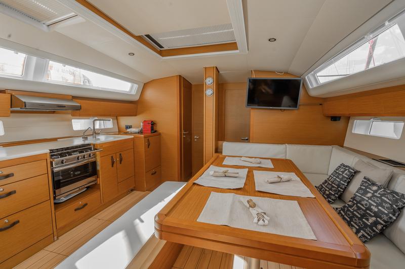 Book yachts online - sailboat - Jeanneau 54 - ath5404 - rent