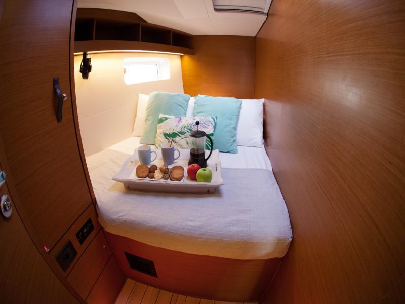 Book yachts online - sailboat - Jeanneau 54 - PELAGIC SAIL - rent