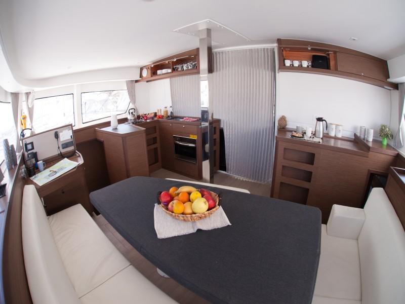 Book yachts online - catamaran - Lagoon 42 (4 dbl / 1 single ) - STOLOS - rent
