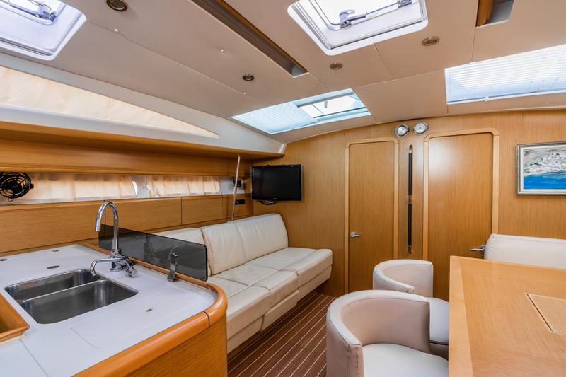 Book yachts online - sailboat - Jeanneau 53 (5 cabs) - PEARL - rent