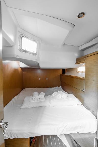 Book yachts online - sailboat - Jeanneau 53 (5 cabs) - PEARL - rent