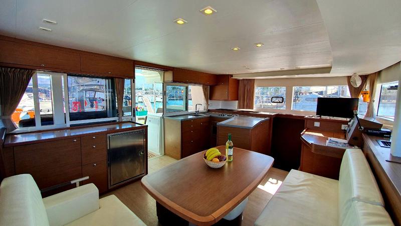 Book yachts online - catamaran - Lagoon 450F - ISMA - rent