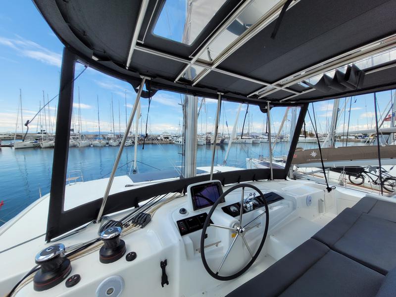Book yachts online - catamaran - Lagoon 46 - PERGISOS - rent