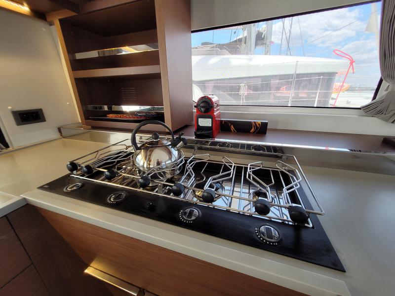 Book yachts online - catamaran - Lagoon 46 - PERGISOS - rent