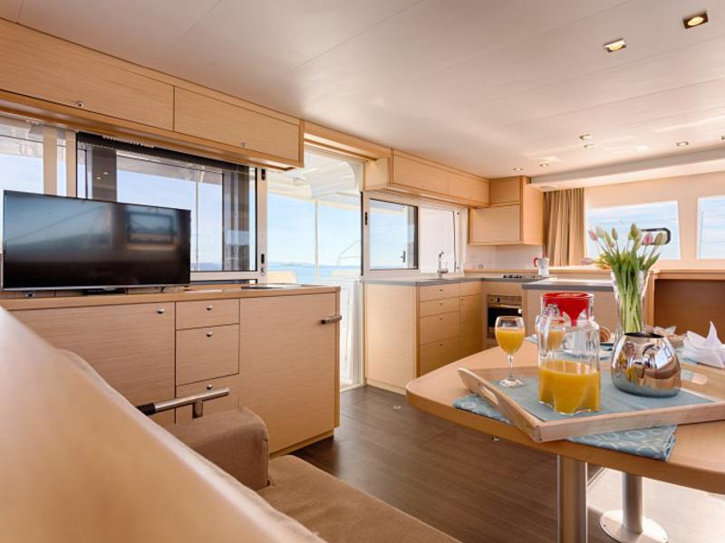Book yachts online - catamaran - Lagoon 450 F Luxury - BLUE BERRY  - rent
