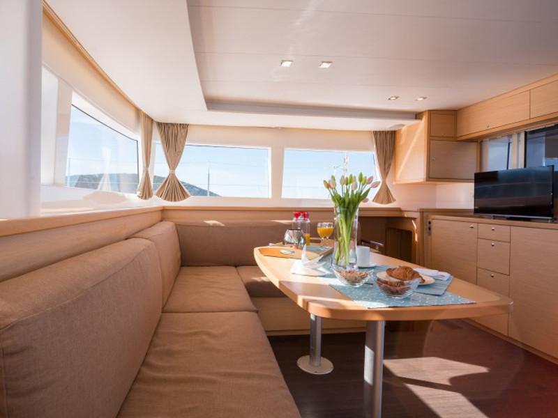 Book yachts online - catamaran - Lagoon 450 F Luxury - BLUE BERRY  - rent