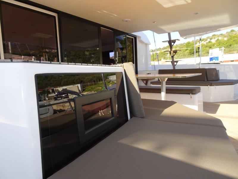 Book yachts online - catamaran - Dufour 48 Catamaran - VAR - BLUE HULL, AC+GEN., UNDERWATER LIGHTS - rent
