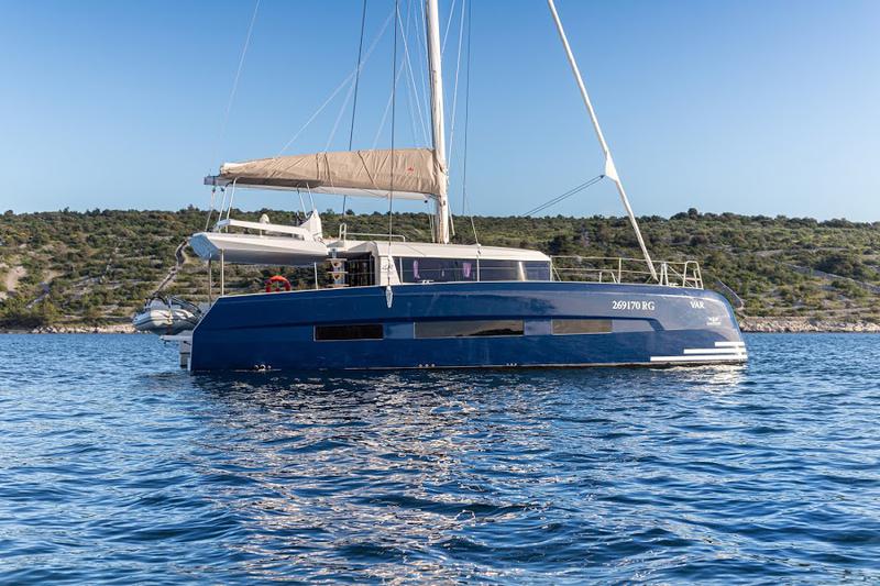 Book yachts online - catamaran - Dufour 48 Catamaran - VAR - BLUE HULL, AC+GEN., UNDERWATER LIGHTS - rent