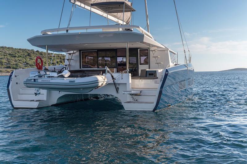 Book yachts online - catamaran - Dufour 48 Catamaran - LER - BLUE HULL, AC+GEN., UNDERWATER LIGHTS - rent