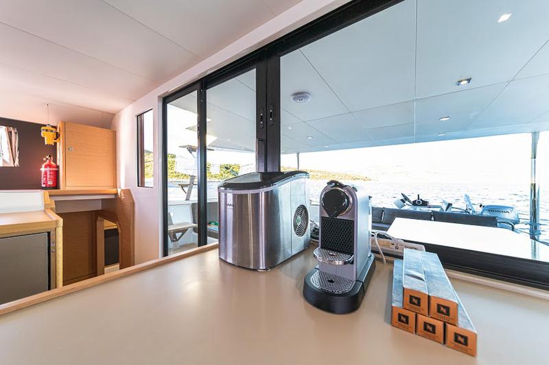 Book yachts online - catamaran - Dufour 48 Catamaran - LER - BLUE HULL, AC+GEN., UNDERWATER LIGHTS - rent
